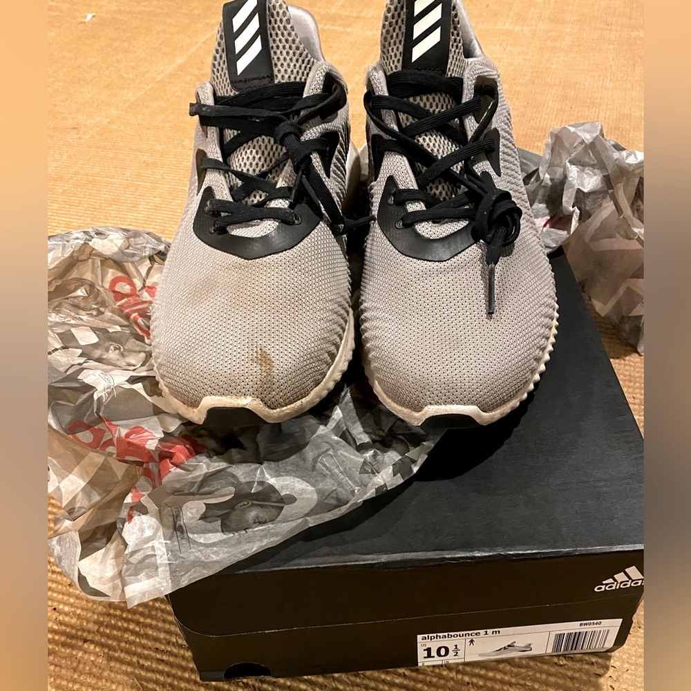 Adidas Alphabounce 1 Sneakers Grey White men's 10.5 in Box